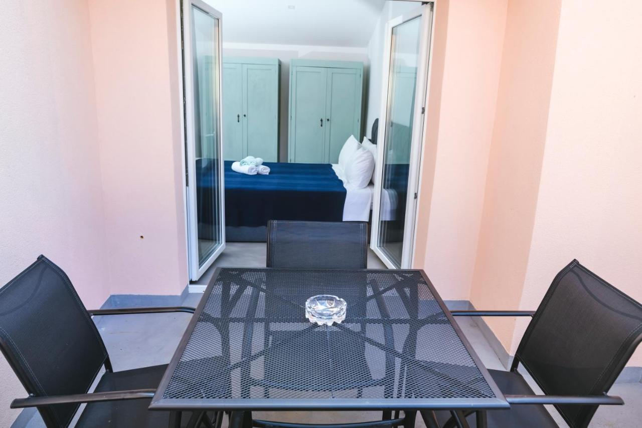 M9 Rooms 伊佐拉 外观 照片